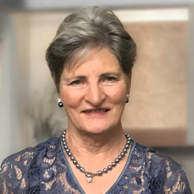 HUGHES: Lynette Maire (Lyn) (nee BRISCO)